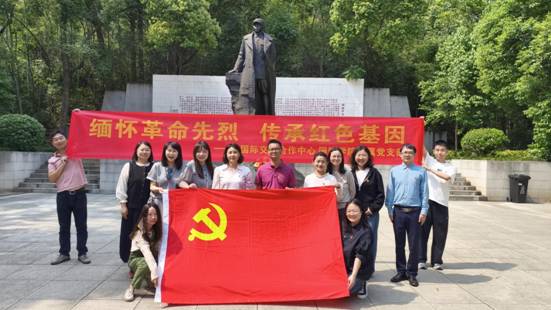 4DB0AEF20FEEE0DE8D517CFB40D9AE47