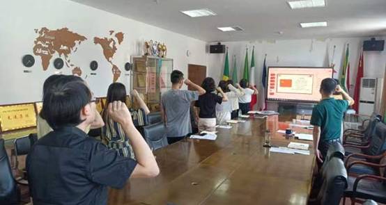 B6E50C97F0E21D2F7C3C40E1B673302C